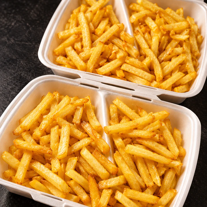 Frites dans leurs barquettes